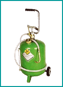 Manual oil dispensers